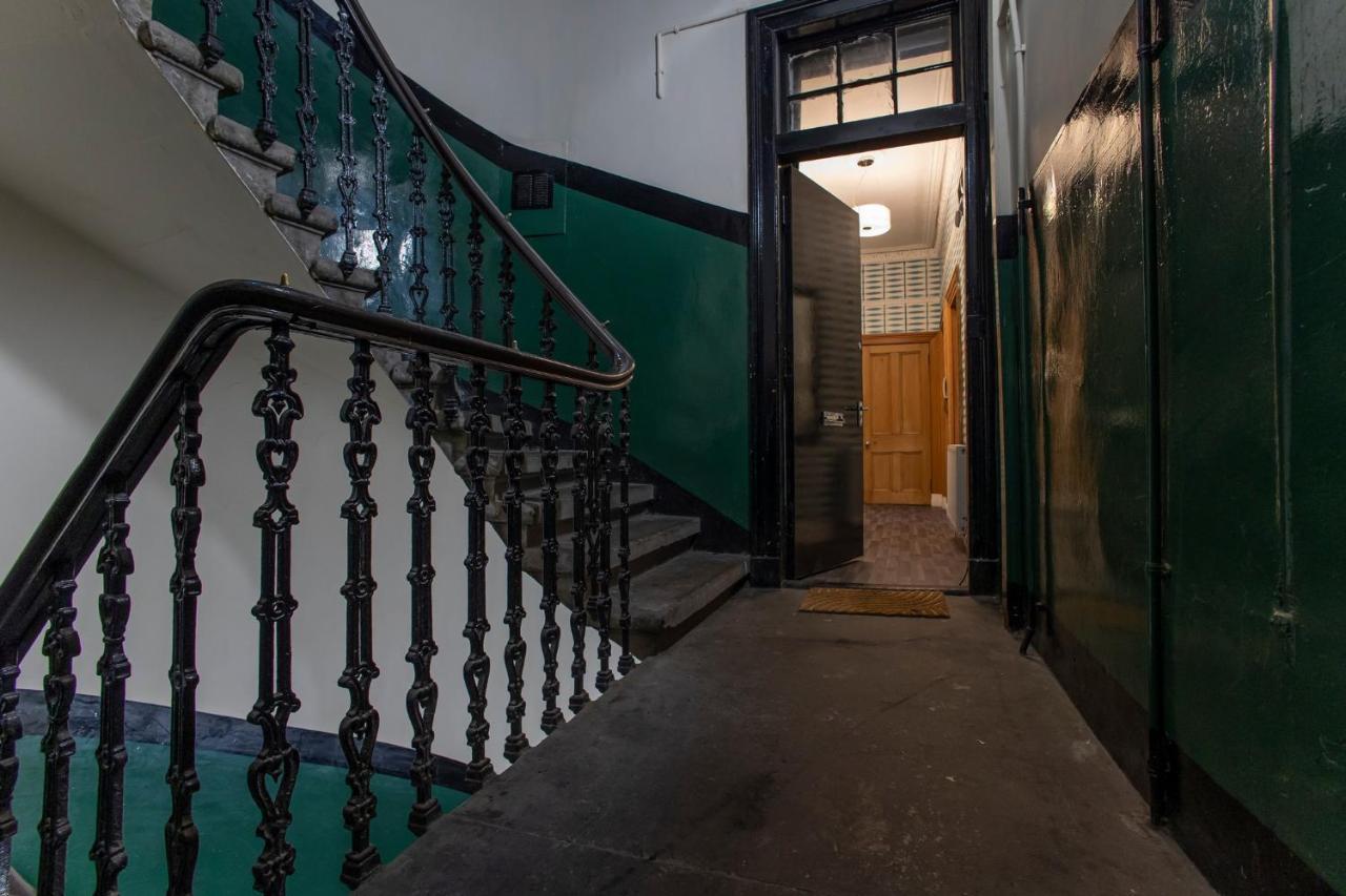 2 Bed In Great Location 15-20 Minutes Walk To Sec Appartamento Glasgow Esterno foto